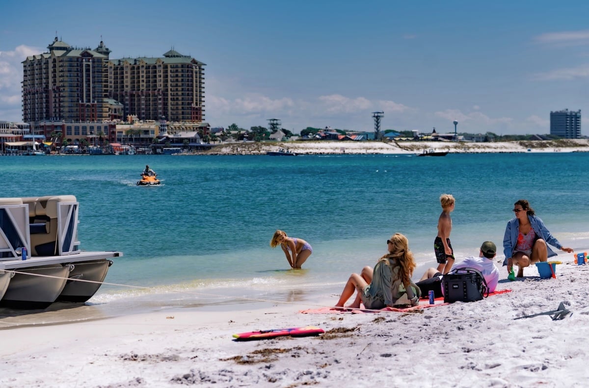 places to explore when you rent a boat in destin